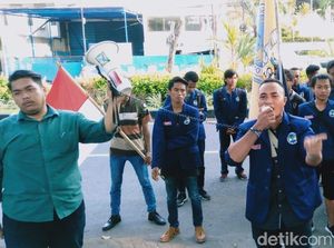 Mahasiswa di Surabaya Minta Dua Capres Tak Saling Klaim Kemenangan