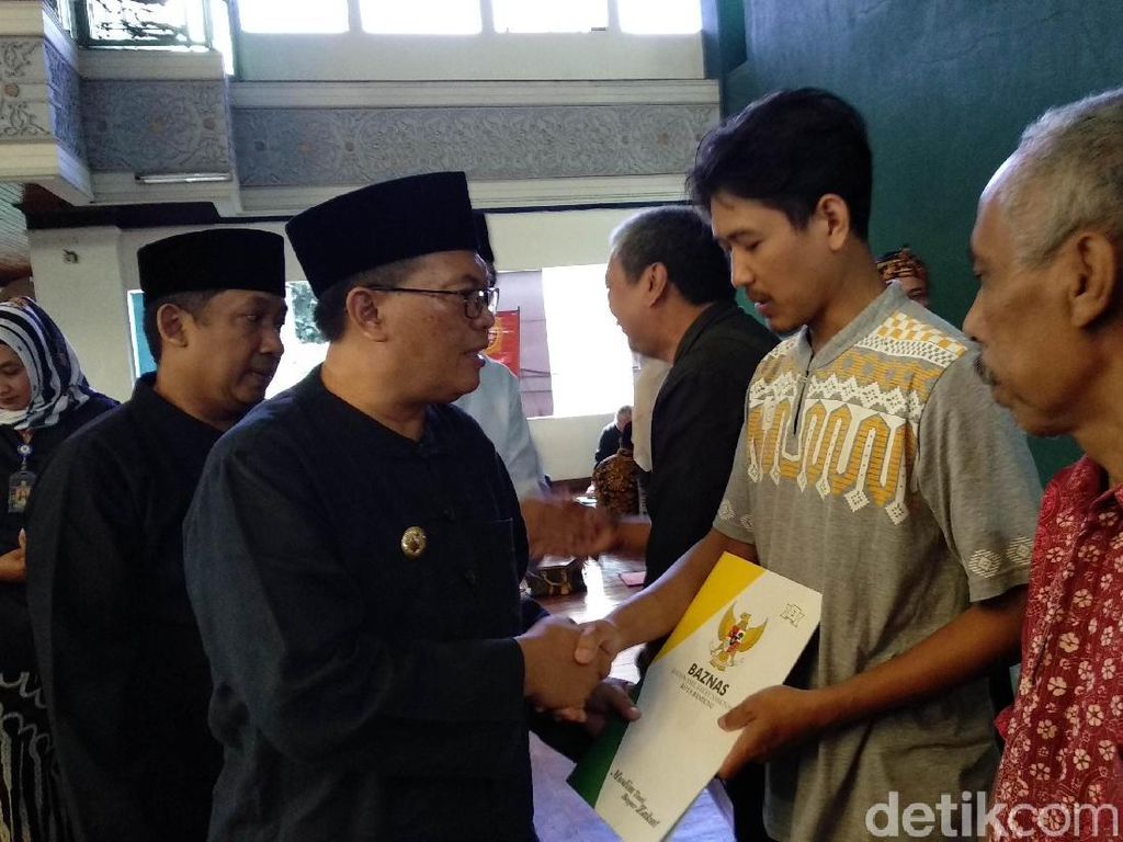 8 KPPS di Bandung yang Meninggal Diberi Santunan Rp 5 Juta 8 KPPS di Bandung yang Meninggal Diberi Santunan Rp 5 Juta