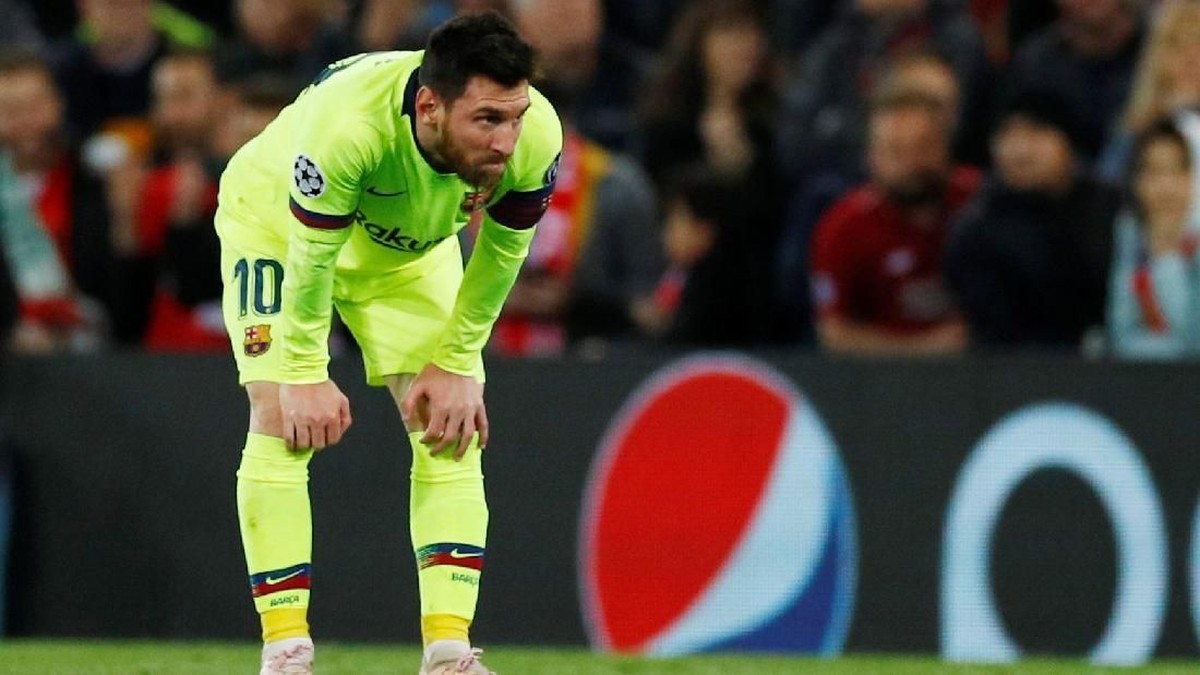 Lionel Messi tak berdaya di Anfield saat Barcelona kalah 0-4 dari Liverpool (REUTERS/Phil Noble)