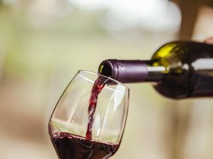 Stok Wine Berlebih, Maskapai Ini Buka Layanan Antar ke Rumah