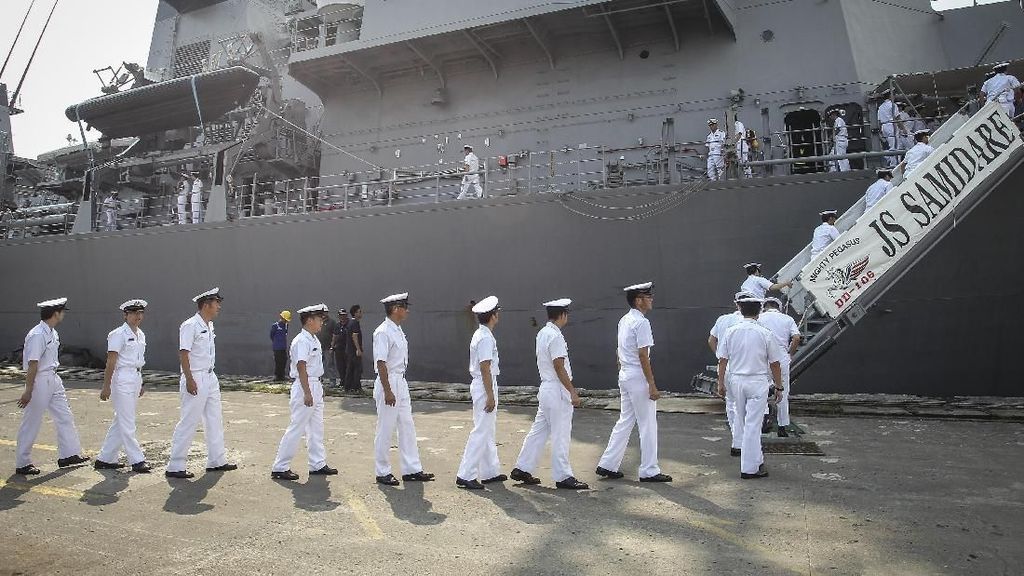 Kapal Penghancur Jepang Berlabuh di Priok Kapal Penghancur Jepang Berlabuh di Priok