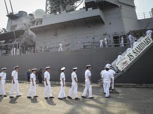 Kapal Penghancur Jepang Berlabuh di Priok Kapal Penghancur Jepang Berlabuh di Priok