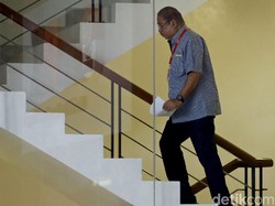 Melchias Mekeng Dicecar KPK soal Suap Samin Tan ke Eni Saragih