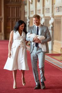 Penampilan perdana Meghan Markle setelah melahirkan/