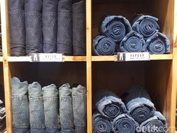 Serunya Desain Tato Denim di Custom Studio Pepe Jeans