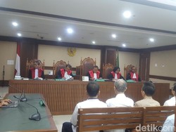 Terbukti Terima Suap, 6 Eks Anggota DPRD Sumut Divonis 4 Tahun Bui
