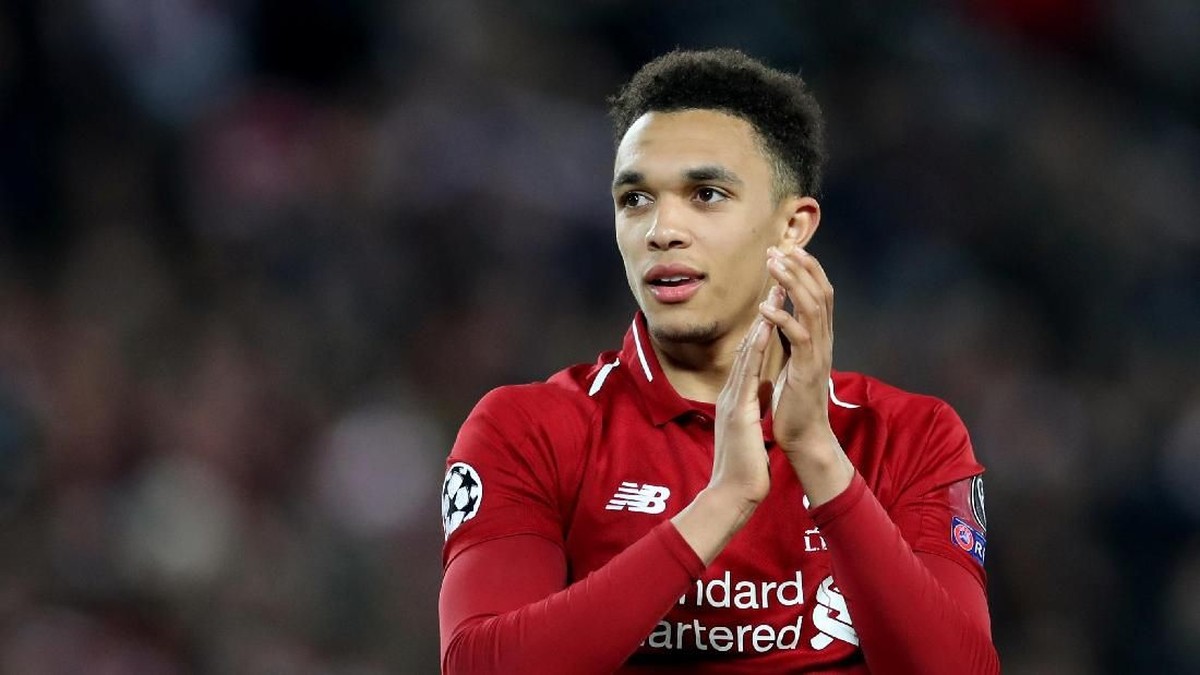 Trent Alexander-Arnold bikin sensasi lewat korner yang mengawali gol keempat ke gawang Barcelona (Carl Recine/Reuters)