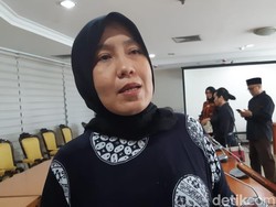 Pose 2 Jari, dr Ani Hasibuan Ngaku Independen Usut Penyebab KPPS Meninggal