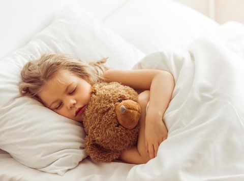 [Kontri2] 4 Cara Menarik untuk Mengajari Si Kecil Berani Tidur Sendiri
