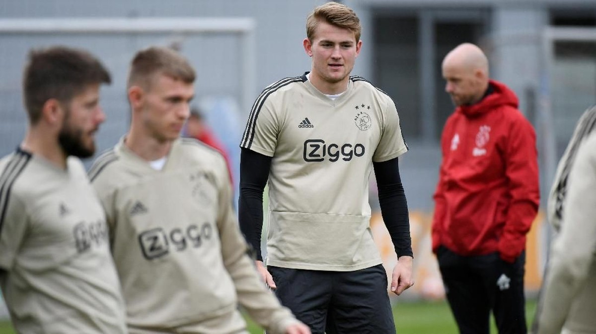 Matthijs de Ligt menuju Barcelona? (REUTERS/Piroschka Van De Wouw)