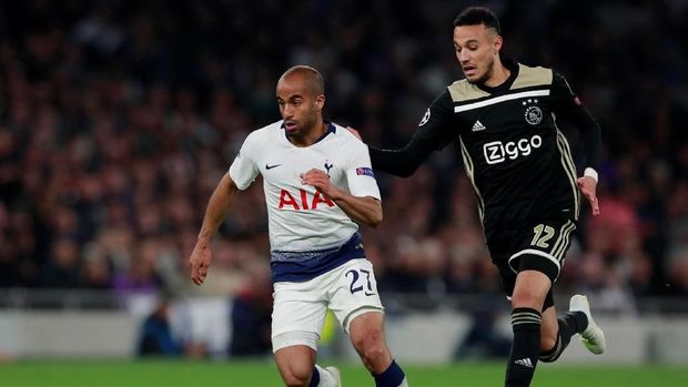Noussair Mazraoui akan tetap berpuasa saat bertanding lawang Tottenham Hotspur. (