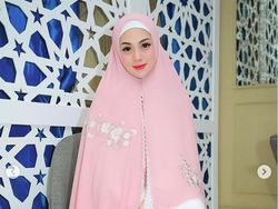 Celine Evangelista Tampil Berhijab, Artis-artis Ini Juga Bertoleransi