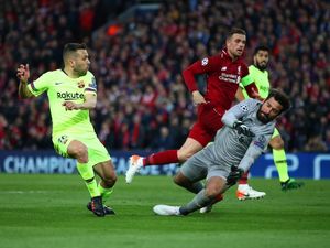 Penyelamatan Alisson yang Bikin Fans Liverpool Tahan Napas