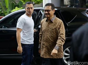 Eks Mendagri Gamawan Fauzi Diperiksa KPK Soal e-KTP Eks Mendagri Gamawan Fauzi Diperiksa KPK Soal e-KTP