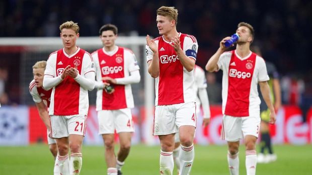 Ajax Amsterdam adalah Etalase Belanja Paling Menarik di Eropa Saat Ini