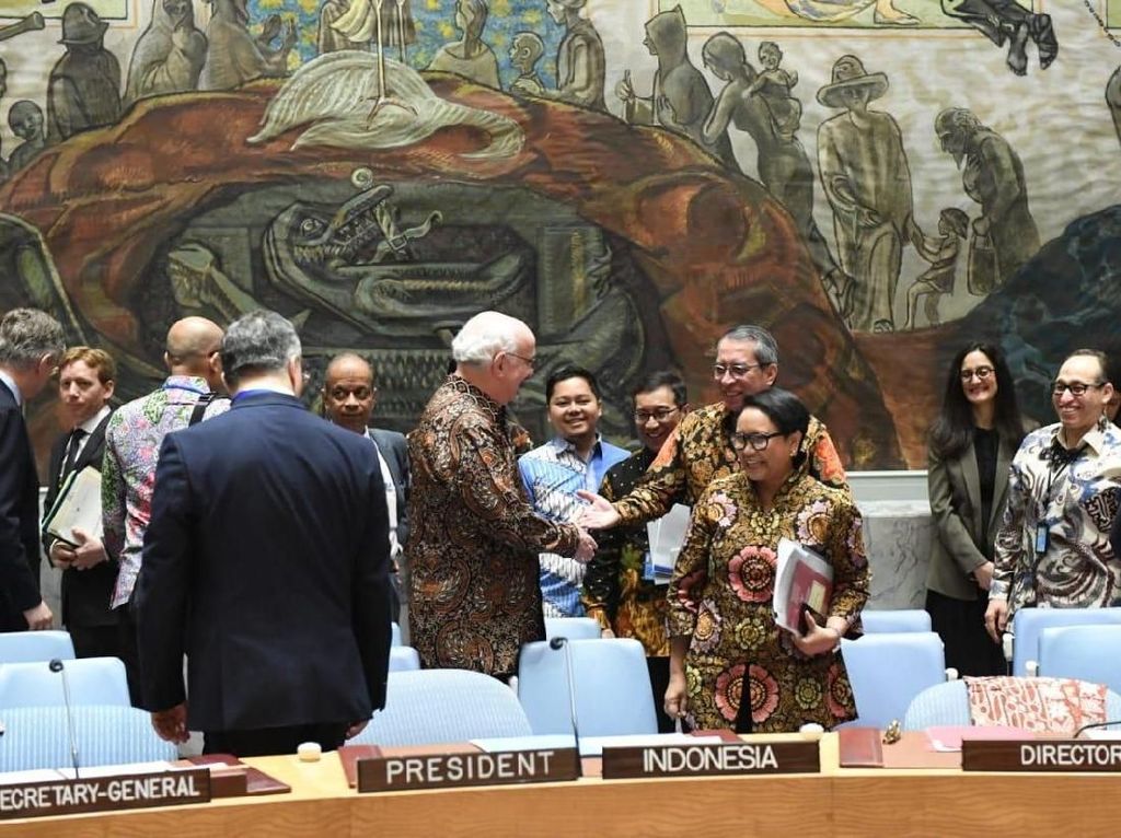 Video Nuansa Batik di Sidang Delegasi Dewan Keamanan PBB Video Nuansa Batik di Sidang Delegasi Dewan Keamanan PBB