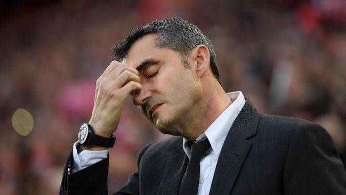 Ernesto Valverde mempertanyakan keputusan VAR yang menganulir gol Barcelona (Foto: Shaun Botterill/Getty Images)