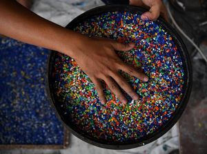 Keren! Limbah Plastik Ini Diolah Jadi Lebih Bernilai