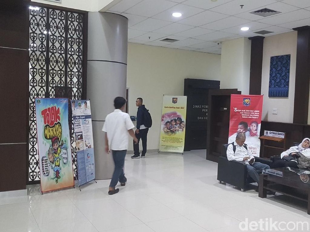 Masuk Jam 6 Pagi Saat Ramadhan, PNS Banten Telat hingga Salah Seragam Masuk Jam 6 Pagi Saat Ramadhan, PNS Banten Telat hingga Salah Seragam