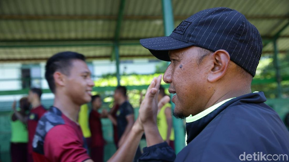 Rahmad Darmawan, pelatih PS TIRA Persikabo. (Foto: Grandyos Zafna/detikcom)