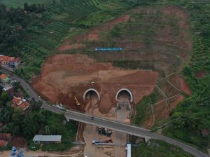 Luhut Panggil Budi Karya dan Ridwan Kamil Bahas Tol Cisumdawu