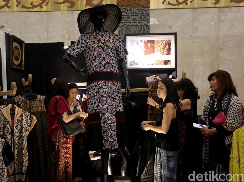 Berburu Aneka Batik Nusantara di JCC Berburu Aneka Batik Nusantara di JCC