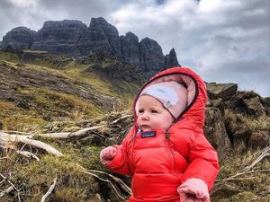 Foto: Mendaki Gunung Bawa Bayi 5 Bulan Foto: Mendaki Gunung Bawa Bayi 5 Bulan