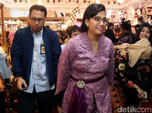 Berkebaya Pink, Sri Mulyani Buka DhawaFest Pesona 2019