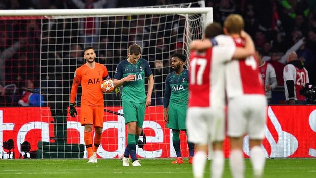 Tottenham tertinggal 0-2 dari Ajax di babak pertama.