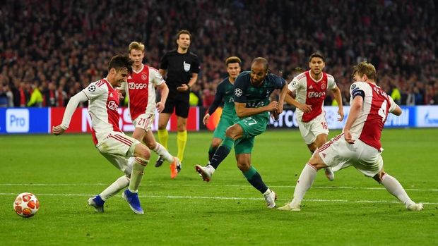 Tottenham menunjukkan performa impresif di kandang Ajax.