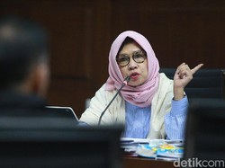 Karen Agustiawan Juga Dituntut Bayar Uang Pengganti Rp 284 M