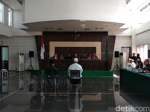 Saksi Ungkap Kisah Racun dan Lipstik Habib Bahar Palsu di Bali Saksi Ungkap Kisah Racun dan Lipstik Habib Bahar Palsu di Bali