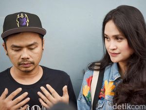 Wendy Cagur Pernah Cuma Punya Uang Rp 60 Ribu usai Nikah Wendy Cagur Pernah Cuma Punya Uang Rp 60 Ribu usai Nikah