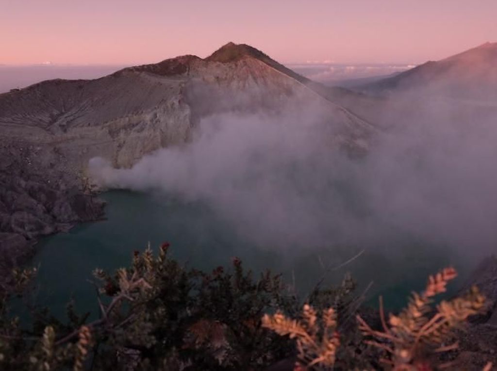 Matahari Terbit di Ijen, Sungguh Mencuri Hati Matahari Terbit di Ijen, Sungguh Mencuri Hati