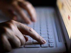 Pemilik Situs Kencan Perempuan Muda Ketemu Sugar Daddy Dihukum Pemilik Situs Kencan Perempuan Muda Ketemu Sugar Daddy Dihukum