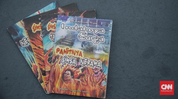 Sejumlah buku komik siksa neraka terbitan Sandro Jaya Jakarta.