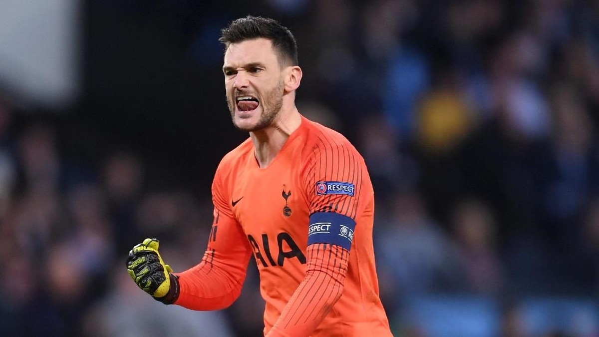Hugo Lloris menjadi salah satu kapten yang sukses dalam waktu kurang dari satu tahun. (Foto: Laurence Griffiths/Getty Images)
