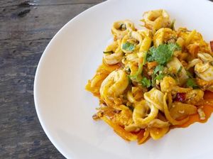 Menu Harian Ramadhan ke-4: Gurih Nikmat Cumi Pedas dan Puding Cokelat