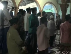 Ponpes di Blitar Tetap Teruskan Tradisi Tarawih Kilat