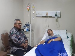 Pesan Ketua KPU Saat Jenguk Ketua KPU Kabupaten Bekasi