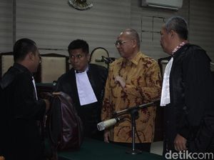 Bupati Malang Nonaktif Rendra Kresna Divonis 6 Tahun Penjara Bupati Malang Nonaktif Rendra Kresna Divonis 6 Tahun Penjara