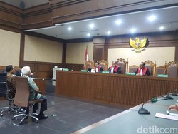Sidang Suap Pejabat Kemenpora, Sekjen KONI Dituntut 4 Tahun Penjara