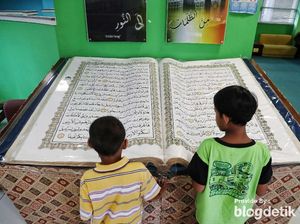 Foto: 6 Alquran Raksasa di Indonesia