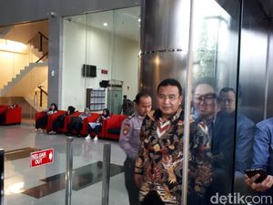Usai Diperiksa KPK, Wali Kota Tasikmalaya Tersangka Suap Tak Ditahan Usai Diperiksa KPK, Wali Kota Tasikmalaya Tersangka Suap Tak Ditahan