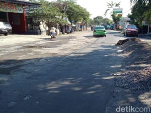 Jalan Rusak 5 Km di Madiun Akhirnya Diperbaiki