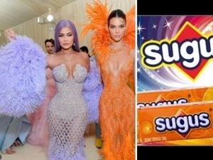 10 Tampilan Seleb di Met Gala Ini Mirip Permen Sugus hingga Rambut Nenek