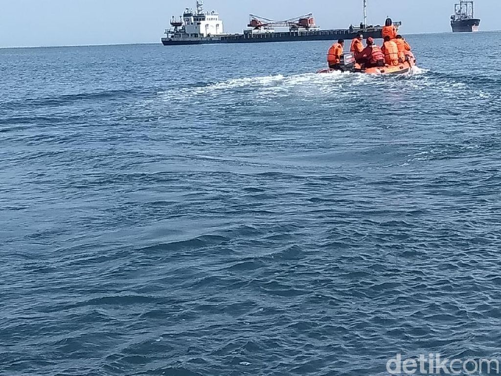 Pencarian Kapal Angkut Bawang yang Karam di Bima Dihentikan Pencarian Kapal Angkut Bawang yang Karam di Bima Dihentikan