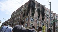 6 Orang Tewas, Begini Penampakan Apartemen New York yang Terbakar
