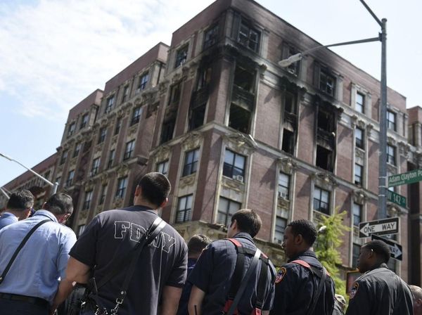 6 Orang Tewas, Begini Penampakan Apartemen New York yang Terbakar
