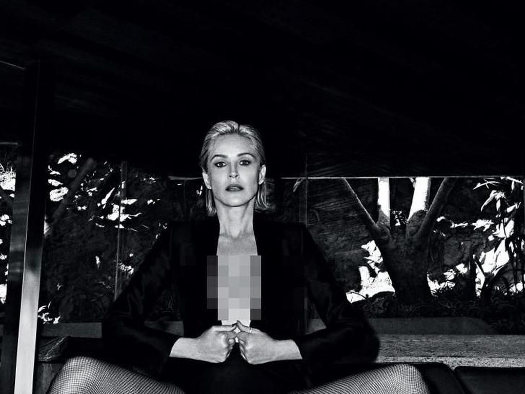 Sharon Stone Pemotretan Seksi di Usia 61, Pesonanya Tak Lekang Waktu Sharon Stone Pemotretan Seksi di Usia 61, Pesonanya Tak Lekang Waktu